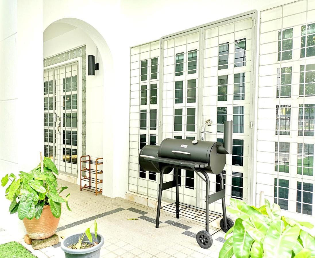 527 Beachhouse L 5 Bedroom With Swimming Pool - 3Min Walk To The Beach Tanjung Bungah  Luaran gambar